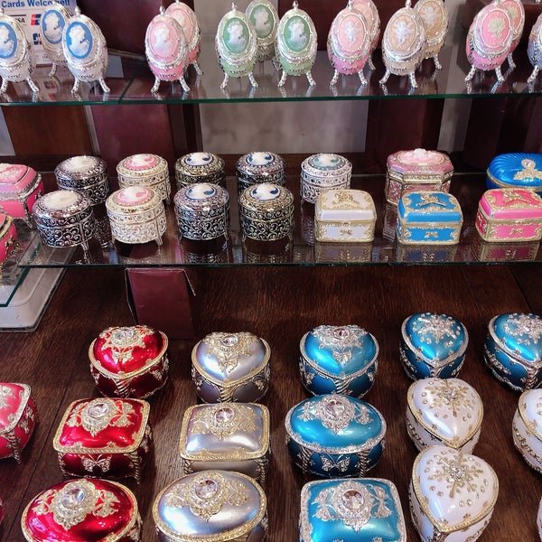 Photos at 小樽オルゴール堂 堺町店 - Arts and Crafts Store in 小樽市