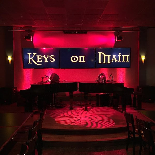 Photo taken at Keys On Main by Mo O. on 4/26/2015