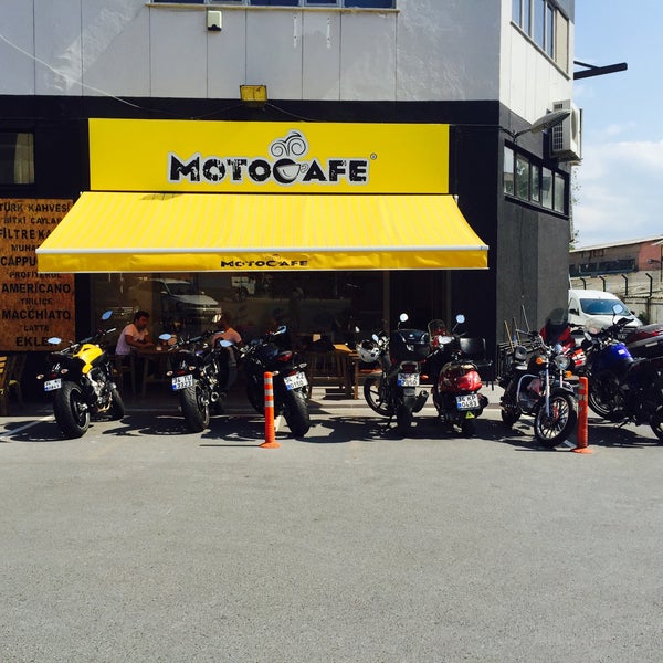 Foto tomada en Moto Cafe  por TC Ufuk M. el 8/24/2015