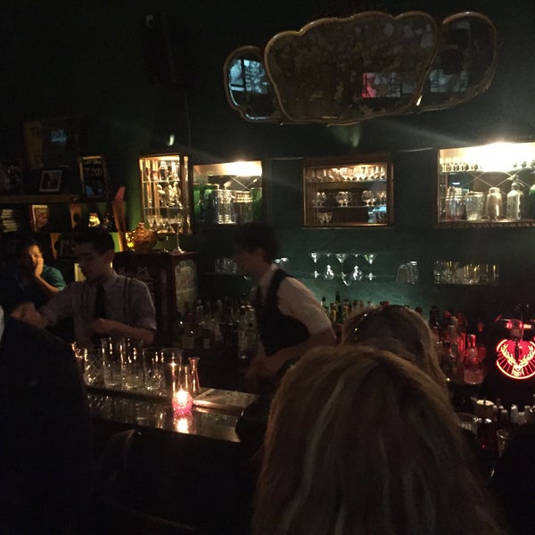 Foto tirada no(a) Doppelgänger Bar por Dany E. em 10/27/2016