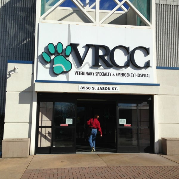 Снимок сделан в VRCC Veterinary Specialty &amp; Emergency Hospital пользователем Gregory H. 1/1/2014