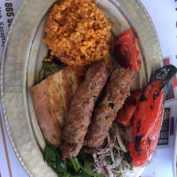 Foto diambil di Kasr-ı Ala Restaurant oleh özgür u. pada 9/11/2021