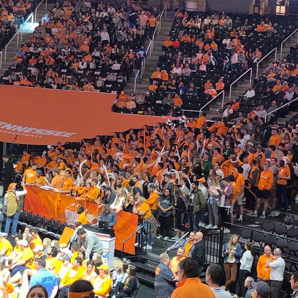 Foto tirada no(a) Thompson-Boling Arena por Cory W. em 2/6/2019