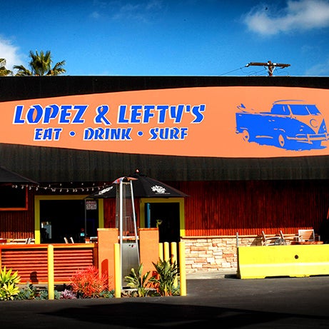 รูปภาพถ่ายที่ Lopez &amp; Lefty&#39;s Sports Cantina โดย Lopez &amp; Lefty&#39;s Sports Cantina เมื่อ 2/11/2016
