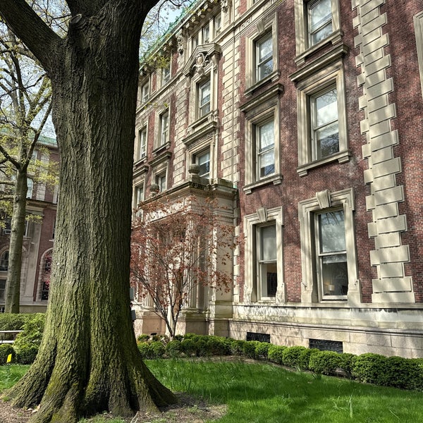 Foto tirada no(a) Universidade Columbia por Rakan Rediny ر. em 4/17/2024
