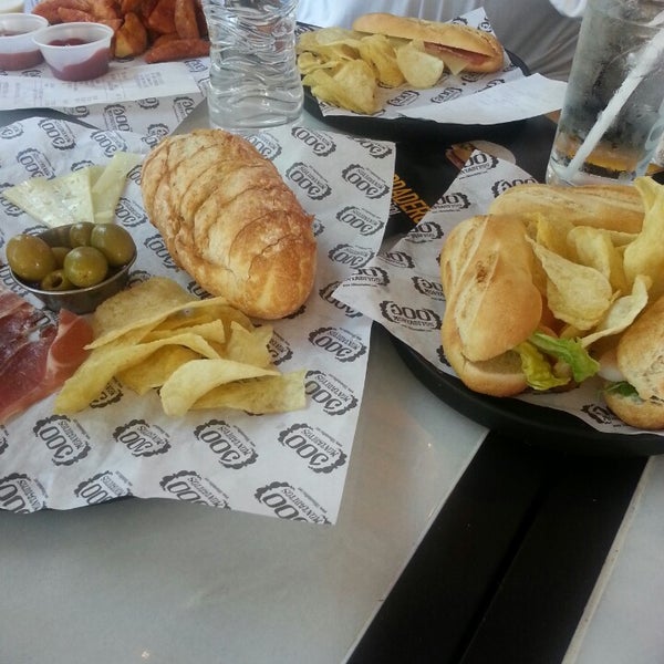 Photo taken at 100 Montaditos by Sel M. on 6/4/2013