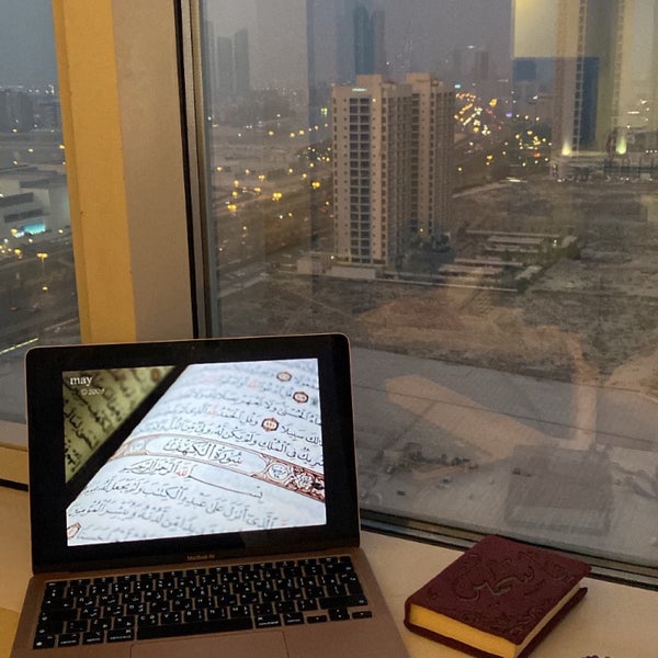 Photo prise au Hotel Ibis Seef Manama par Yasmeen. le7/15/2022