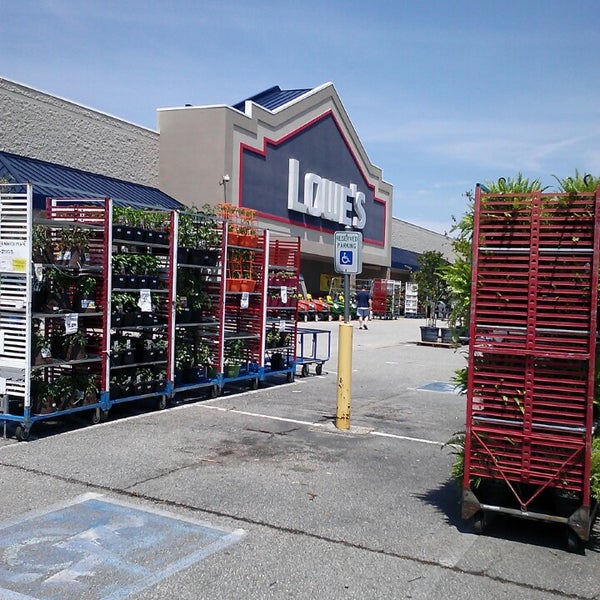 Lowe's Home Improvement Hardware Store in Central Newport News