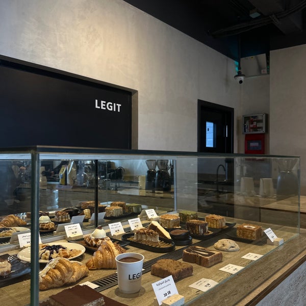 4/15/2024 tarihinde Mziyaretçi tarafından Legit Cafe ليجت كافيه'de çekilen fotoğraf