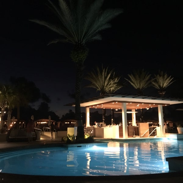 Foto tomada en The Westin Grand Cayman Seven Mile Beach Resort &amp; Spa  por Yfyvan el 10/13/2018