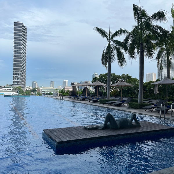 Photo taken at Chatrium Hotel Riverside Bangkok by Nola. on 8/16/2022