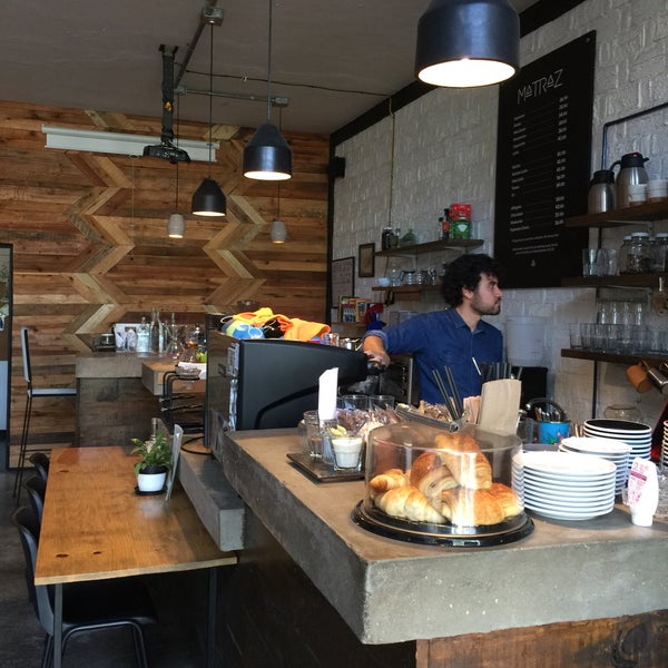 Foto tirada no(a) Matraz Café por Bahigh A. em 11/11/2017