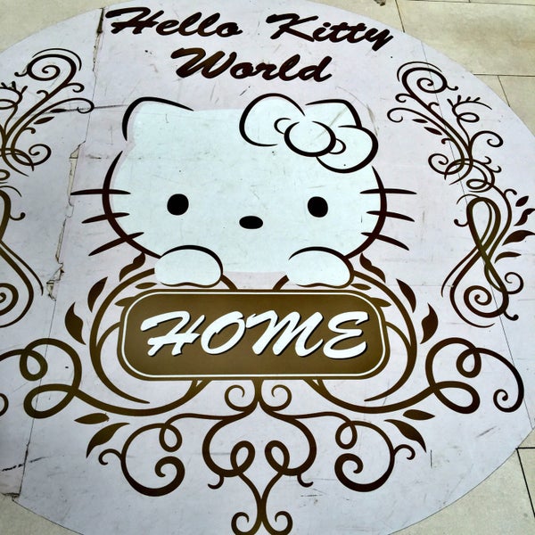 Das Foto wurde bei Hello Kitty World von Duygu A. am 1/31/2015 aufgenommen