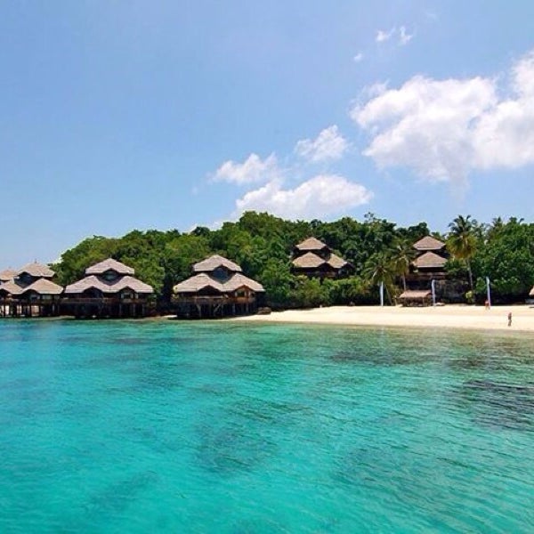 Hasil gambar untuk pulau manado tua
