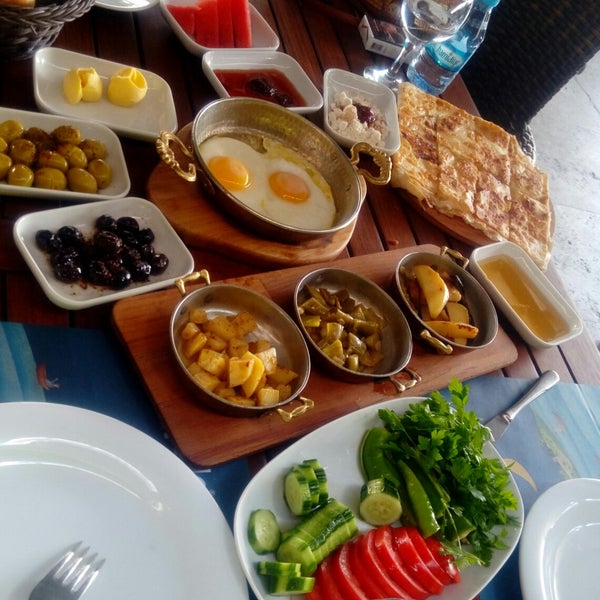 Foto tirada no(a) Aktaşlar Pide Restaurant por Mesut G. em 7/24/2019