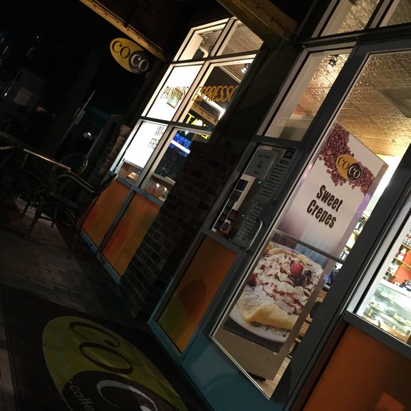 9/15/2015 tarihinde Robert S.ziyaretçi tarafından Coco Crepes, Waffles &amp; Coffee'de çekilen fotoğraf