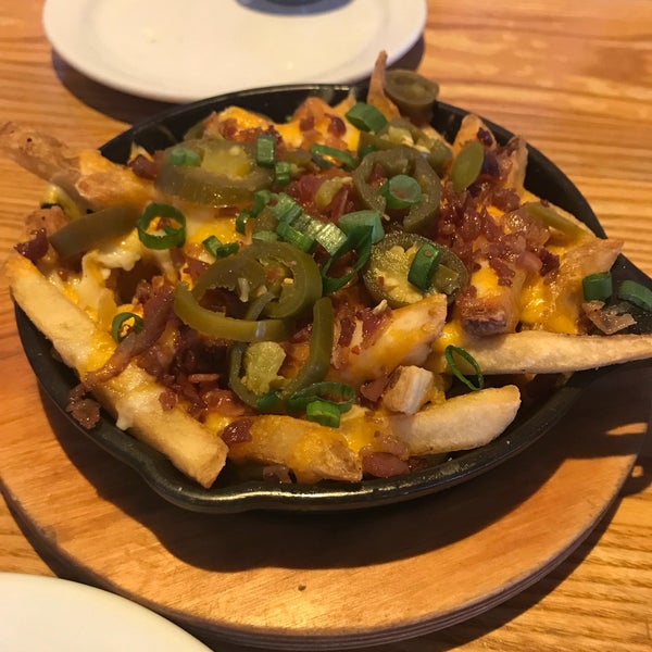 Photo taken at Chili&#39;s Grill &amp; Bar by Di D. on 2/25/2018