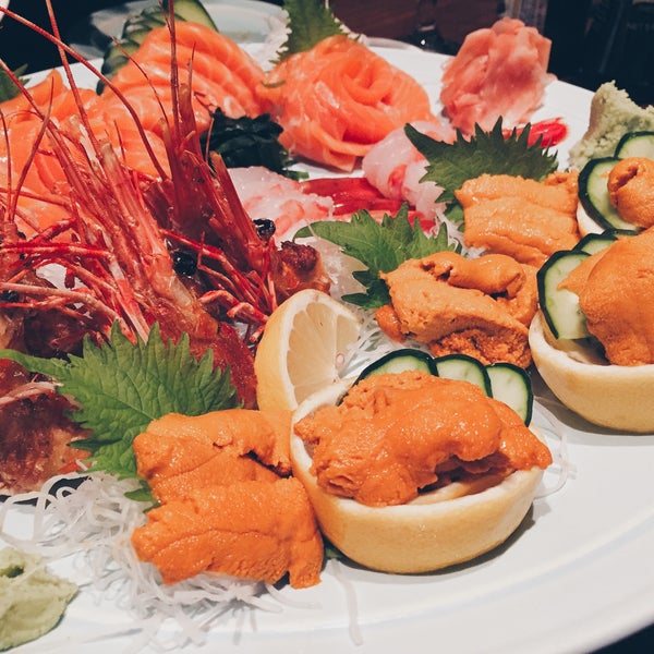 Foto tirada no(a) Sushi Sake por Jeni ☆. em 1/25/2015