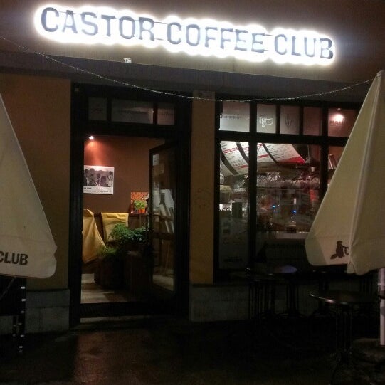 Das Foto wurde bei Castor Coffee Club von Александр Ч. am 6/28/2013 aufgenommen