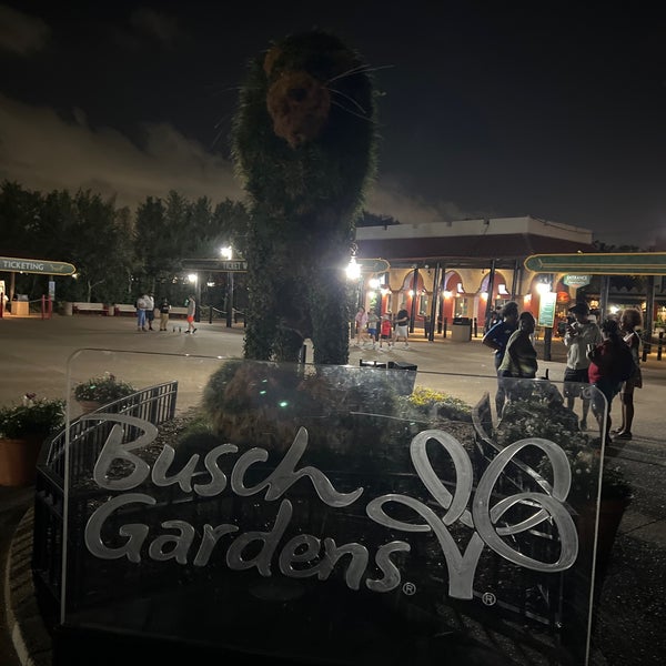 Foto scattata a Busch Gardens Tampa Bay da Tarun K. il 2/21/2023