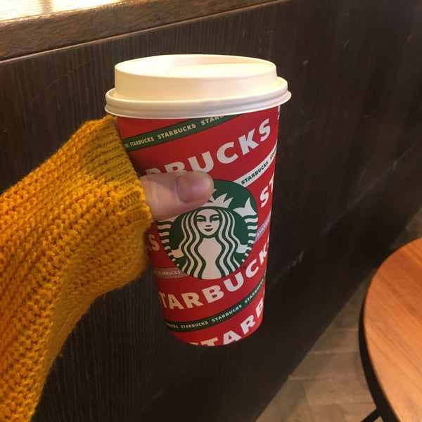 Photo taken at Starbucks by Sofie V. on 11/19/2021