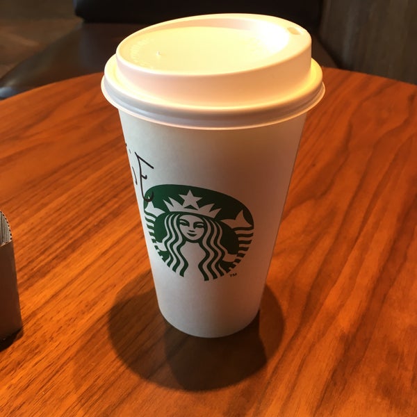 Photo taken at Starbucks by Sofie V. on 9/1/2022