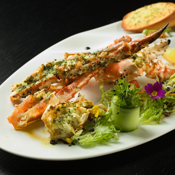 Foto scattata a Fish &amp; Seafood Restaurant Kuninga da Fish &amp; Seafood Restaurant Kuninga il 5/19/2015
