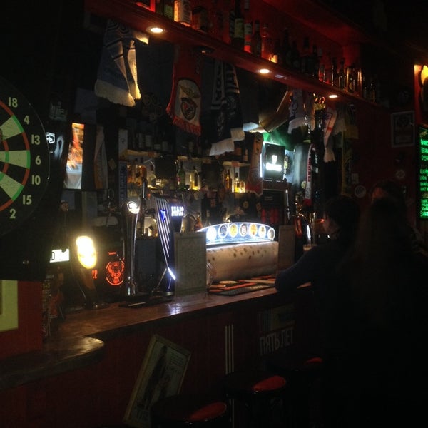 10/31/2014にСтас К.がHarat&#39;s Irish Pubで撮った写真