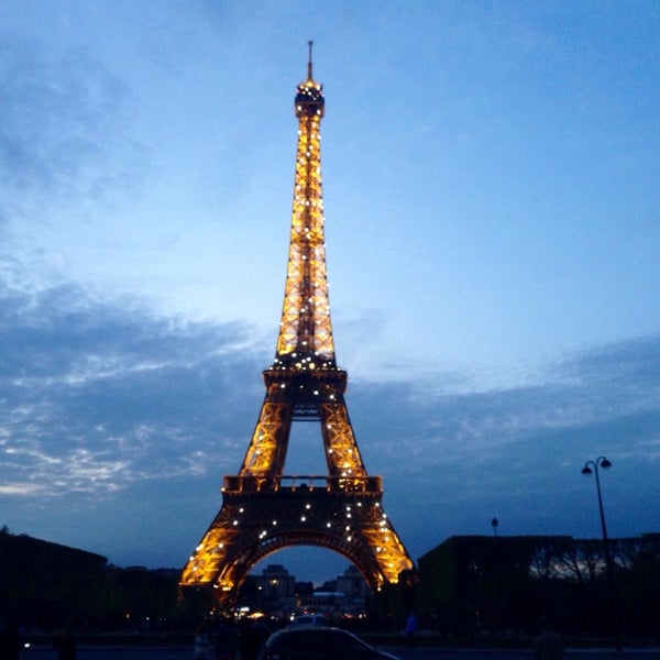 Marque place Tour Eiffel Paris par 4