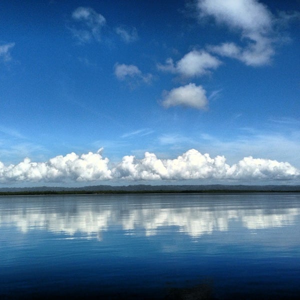 รูปภาพถ่ายที่ Parque Nacional Los Haitises โดย Guillermo José P. เมื่อ 12/28/2012