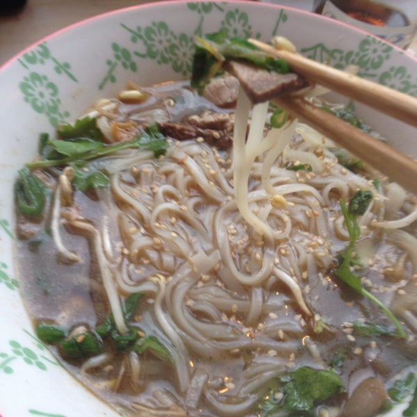 12/18/2014 tarihinde Violette V.ziyaretçi tarafından Ramen Noedelbar'de çekilen fotoğraf