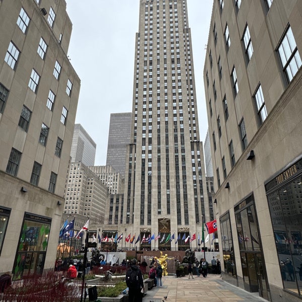 รูปภาพถ่ายที่ Rockefeller Plaza โดย 🇷🇺🐝Natalia F🐝🇷🇺 เมื่อ 2/11/2024