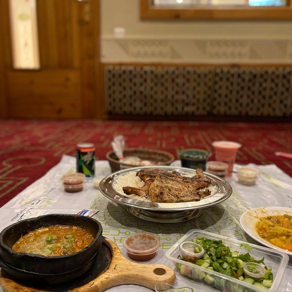 Foto scattata a Sarmad Restaurants مطاعم سرمد da Eng.Renad il 10/7/2021