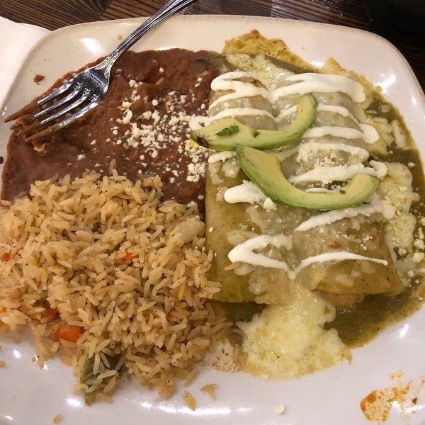Foto tirada no(a) Mexicali Grill por Laura J. em 3/17/2019