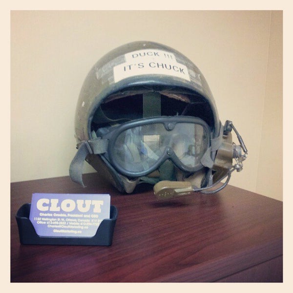 รูปภาพถ่ายที่ Clout Inc. โดย Charles C. เมื่อ 11/27/2012