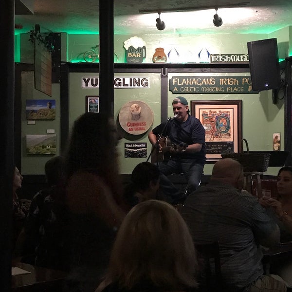 Photo taken at Flanagans Irish Pub by Barbara 🌸 D. on 7/8/2018