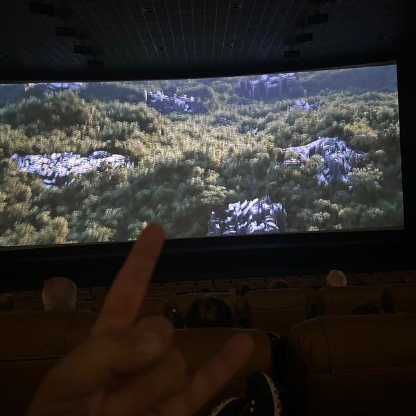 GQT Randall 15 IMAX Movie Theater