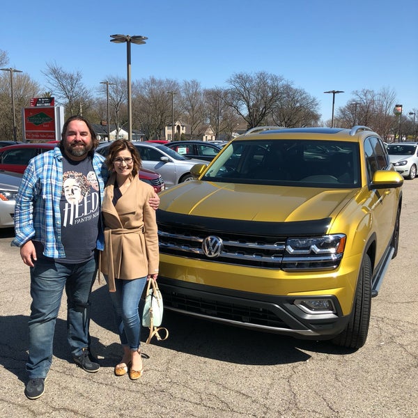 The Autobarn Volkswagen of Mt. Prospect Car Dealership in Mt Prospect