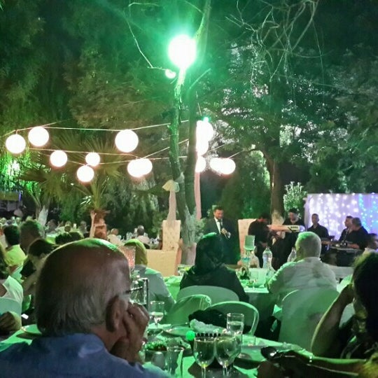 Foto tirada no(a) Kalabalik  Restaurant por Aybars . em 8/1/2015