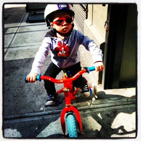 Photo taken at Sid&#39;s Bikes NYC by Ellen T. on 4/1/2014