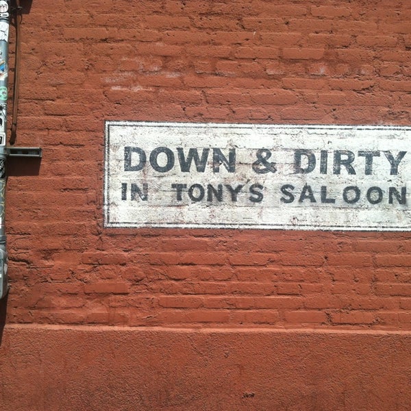 7/22/2013 tarihinde Perlorian B.ziyaretçi tarafından Tony&#39;s Saloon'de çekilen fotoğraf