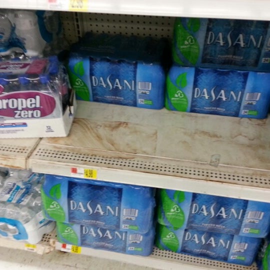 Walmart South Salem Salem, MA'da fotoğraflar