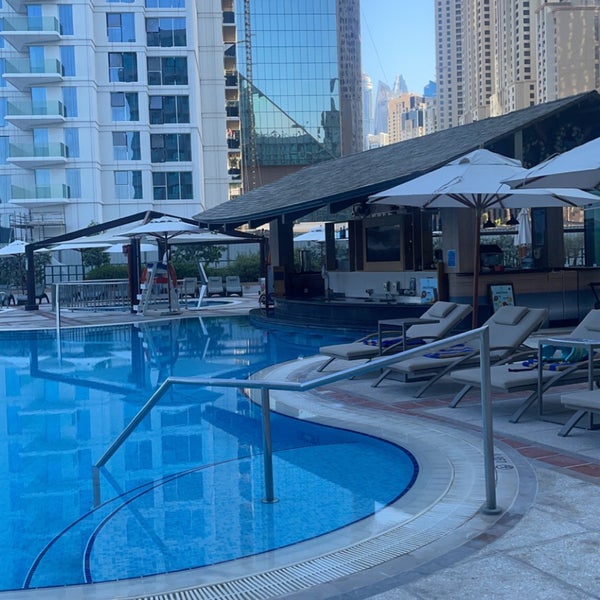Foto tomada en Hilton Dubai Jumeirah  por و س. el 12/16/2022