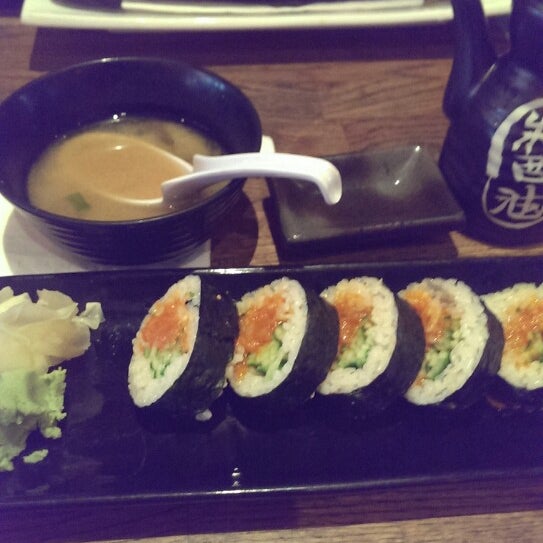Foto tirada no(a) Barracuda Sushi por Shomir D. em 8/24/2014