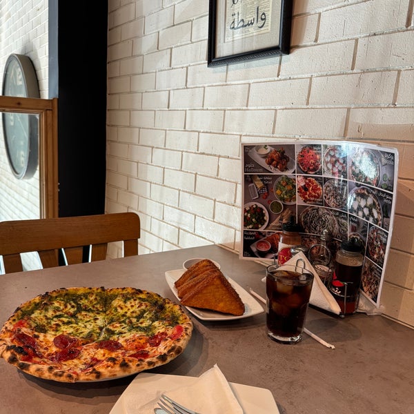 รูปภาพถ่ายที่ Pizza il Mio โดย Adnan Abdulaziz เมื่อ 12/2/2023