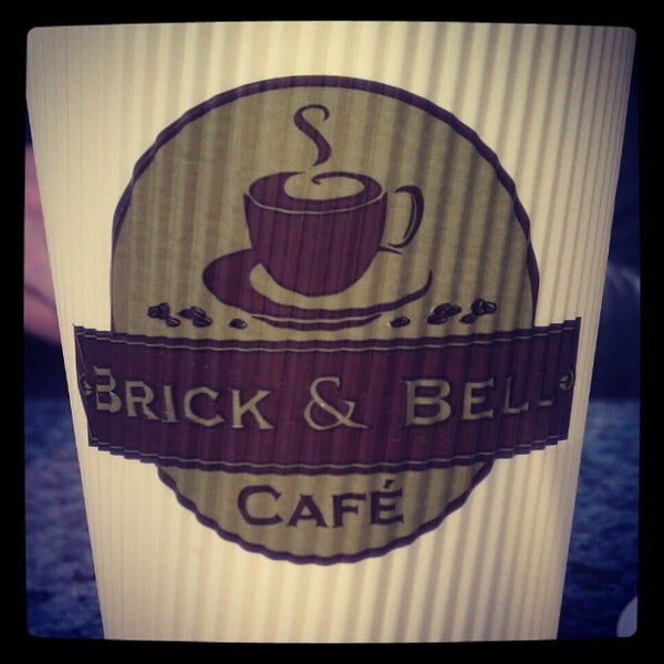 Foto tomada en Brick &amp; Bell Cafe - La Jolla  por Lauren K. el 1/28/2013