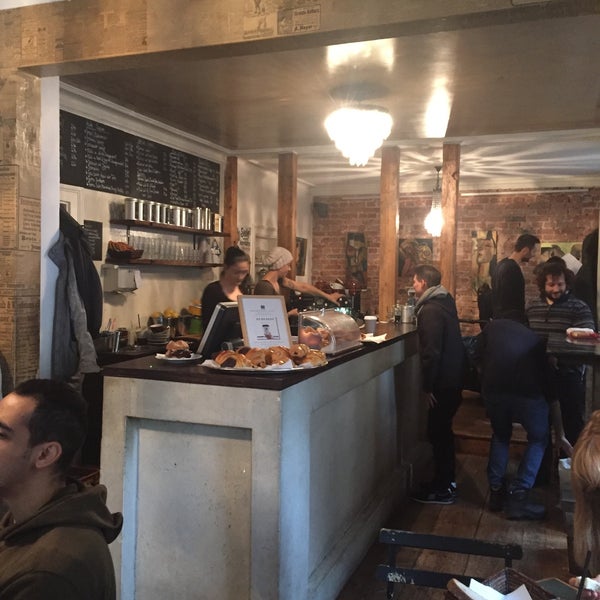 12/18/2016 tarihinde Giorgio C.ziyaretçi tarafından Café Moulu'de çekilen fotoğraf