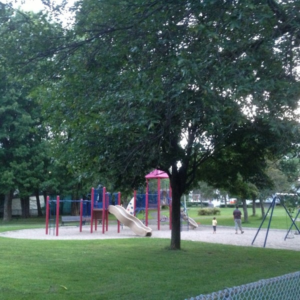 Photos at Parc Lomer Gouin Park in Montréal