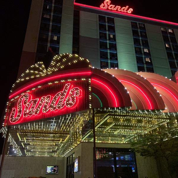รูปภาพถ่ายที่ Sands Regency Casino &amp; Hotel โดย tony r. เมื่อ 9/15/2019