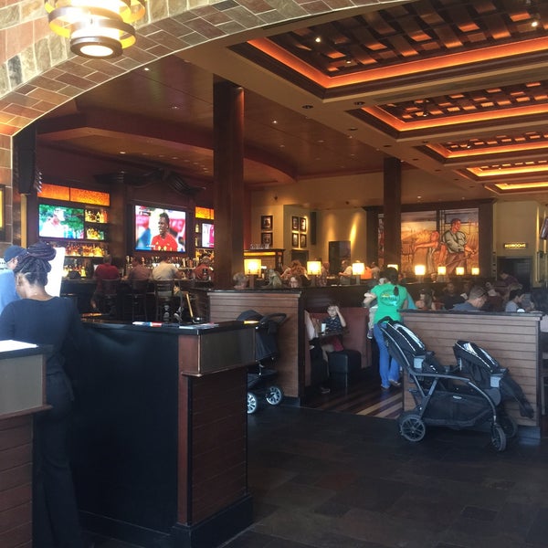 Photo taken at BJ&#39;s Restaurant &amp; Brewhouse by tony r. on 6/28/2018